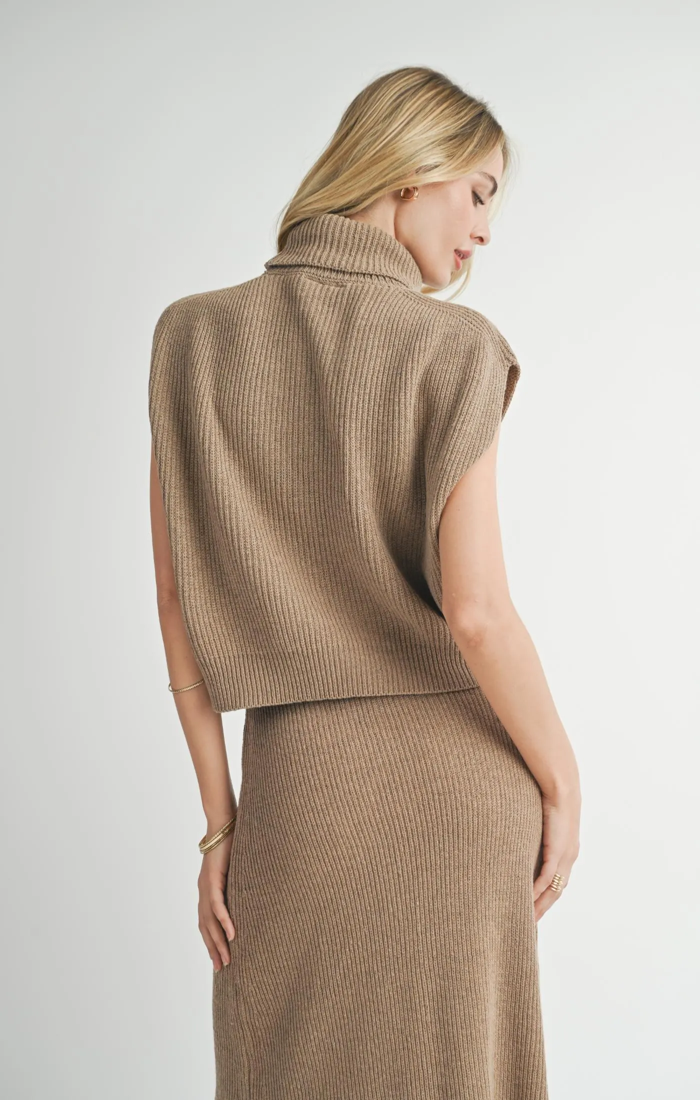 Crosby Ribbed Turtleneck Vest - Dark Taupe