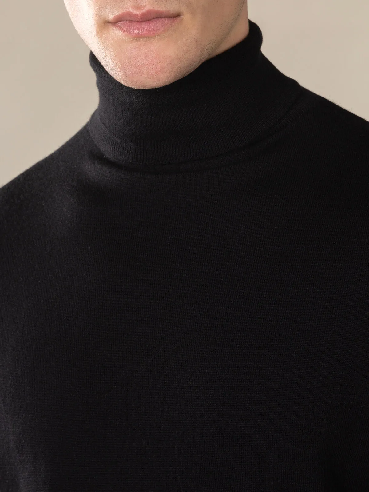 Extrafine Merino Rollneck Black