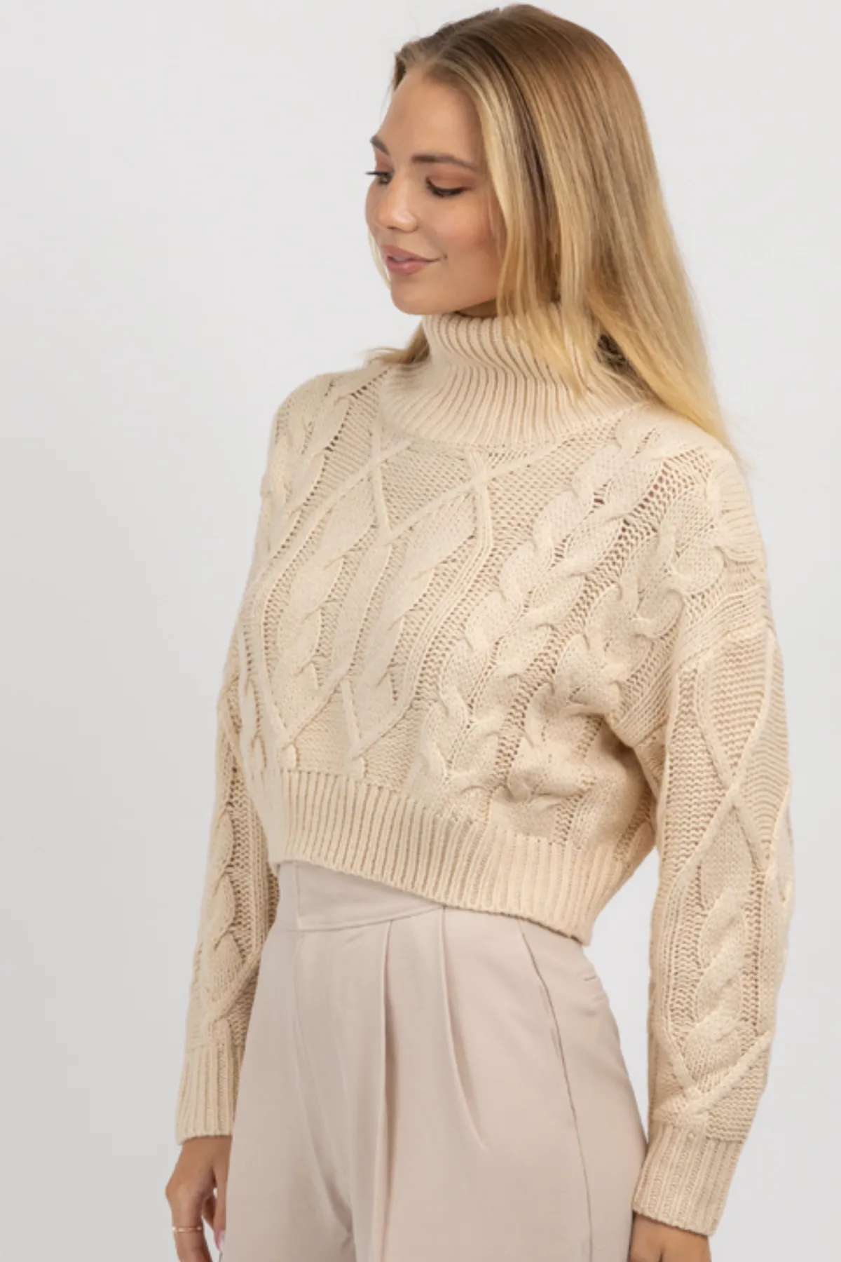 NEUTRAL CABLEKNIT TURTLENECK CROP SWEATER