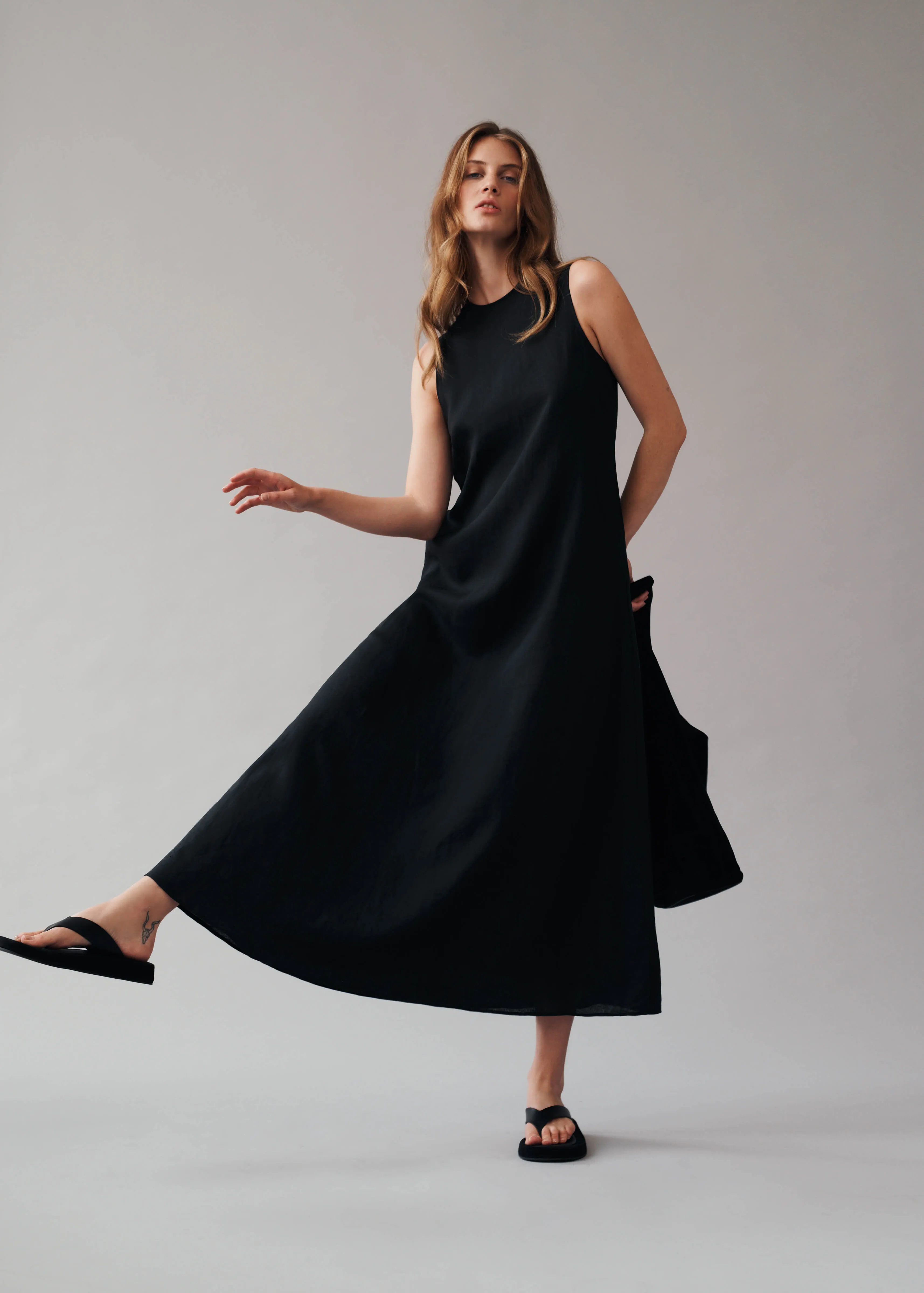 Tallin Maxi Dress Black Linen