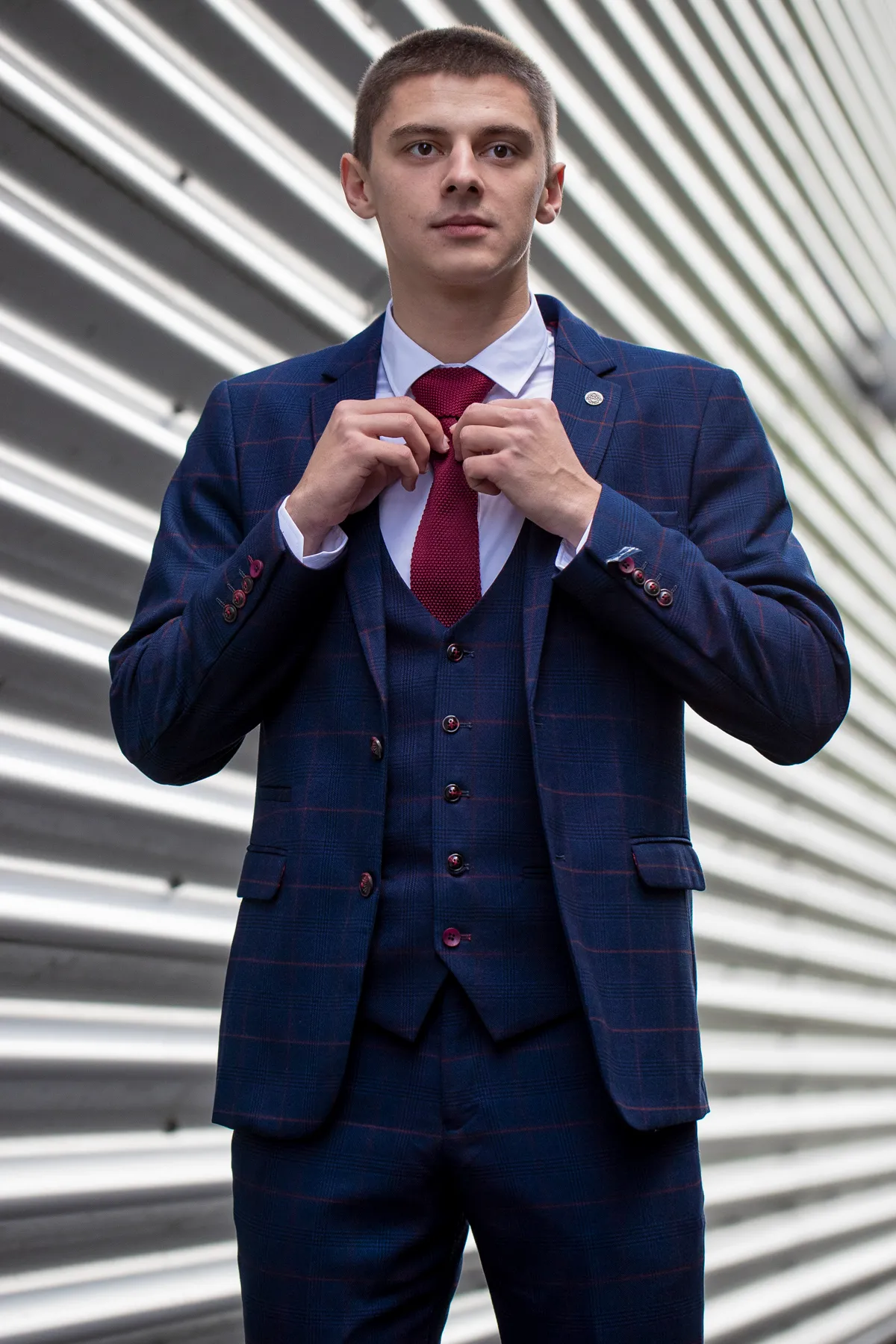 THE EVERTON COLLECTION | Vitalii Mykolenko in The EDINSON Navy Suit